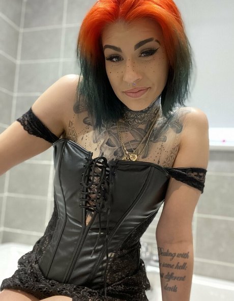 Nacktes geleaktes OnlyFans-Foto von Deelouisexxx