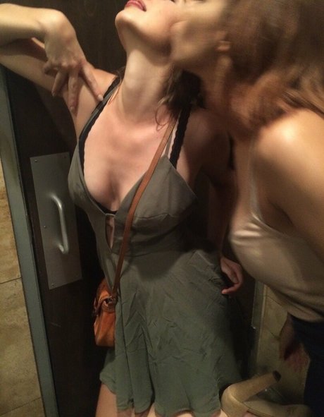 Nacktes geleaktes OnlyFans-Foto von Sarah Lavender Asmr