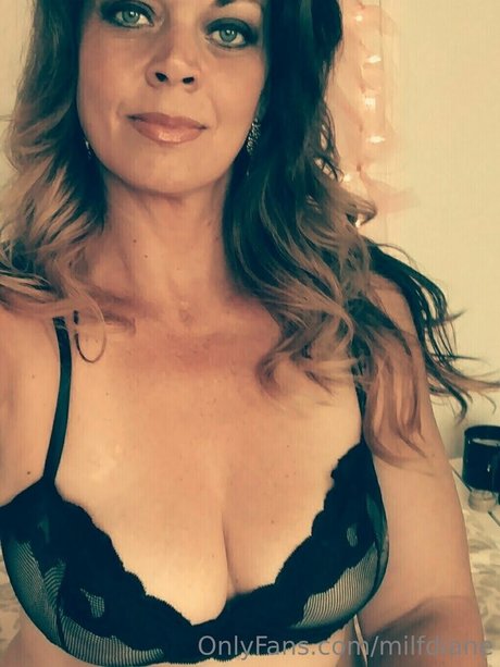 Nacktes geleaktes OnlyFans-Foto von Milfdiane
