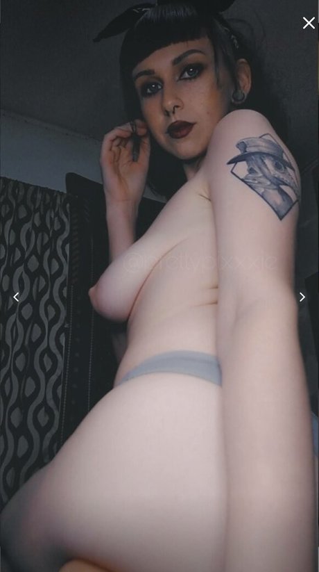 Nacktes geleaktes OnlyFans-Foto von Prettypixxxie
