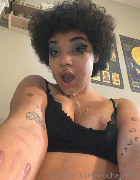 Nacktes geleaktes OnlyFans-Foto von Mochabebes