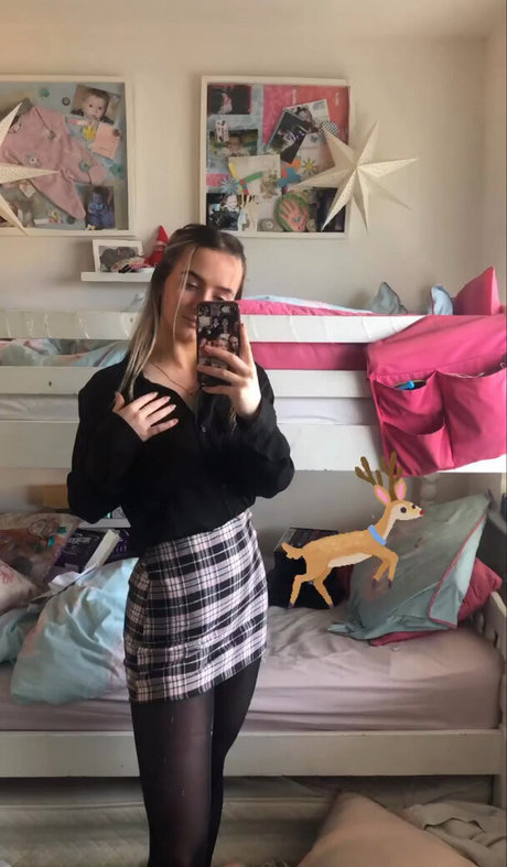 Nacktes geleaktes OnlyFans-Foto von Aiobhin