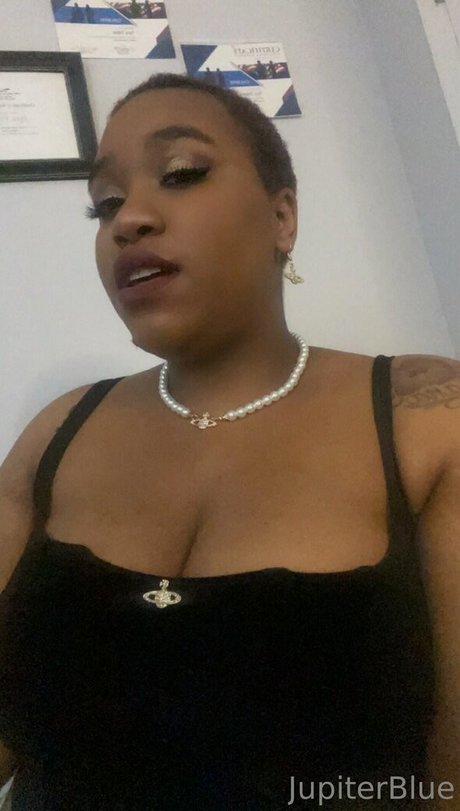 Nacktes geleaktes OnlyFans-Foto von Jupiterblue