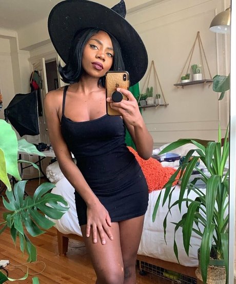 Nacktes geleaktes OnlyFans-Foto von Egirls