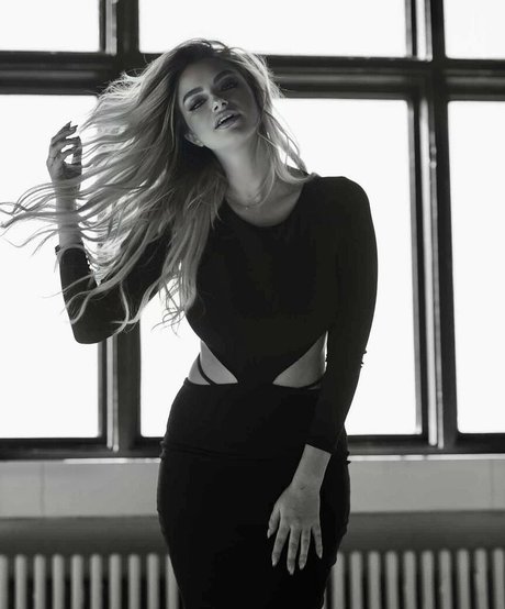 Nacktes geleaktes OnlyFans-Foto von Andreea Ungur