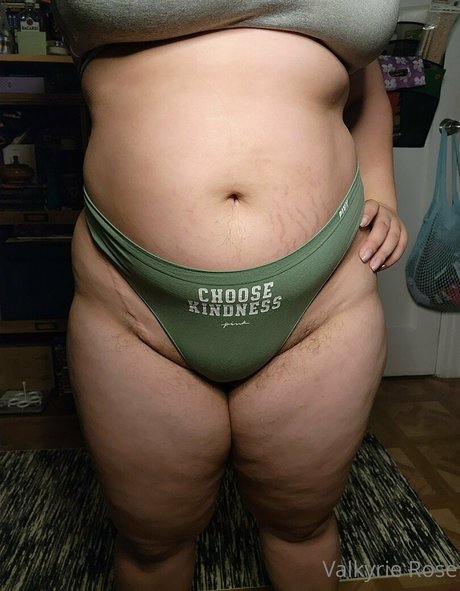 Nacktes geleaktes OnlyFans-Foto von Valkyrierosefreee