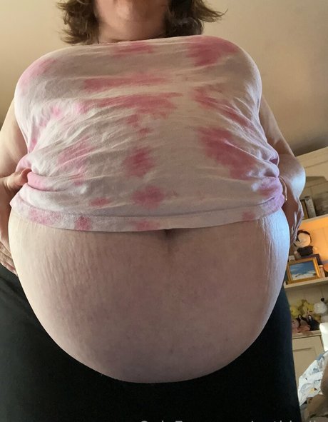 Nacktes geleaktes OnlyFans-Foto von Gothbelly