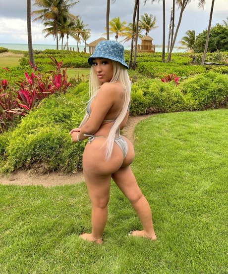 Nacktes geleaktes OnlyFans-Foto von Ella Bandz
