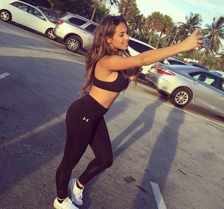 Nacktes geleaktes OnlyFans-Foto von Leli Hernandez