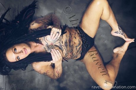 Nacktes geleaktes OnlyFans-Foto von Immistressraven