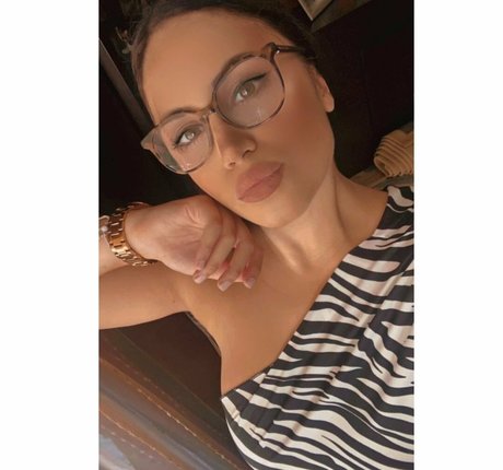 Nacktes geleaktes OnlyFans-Foto von Dhmhtrakatee