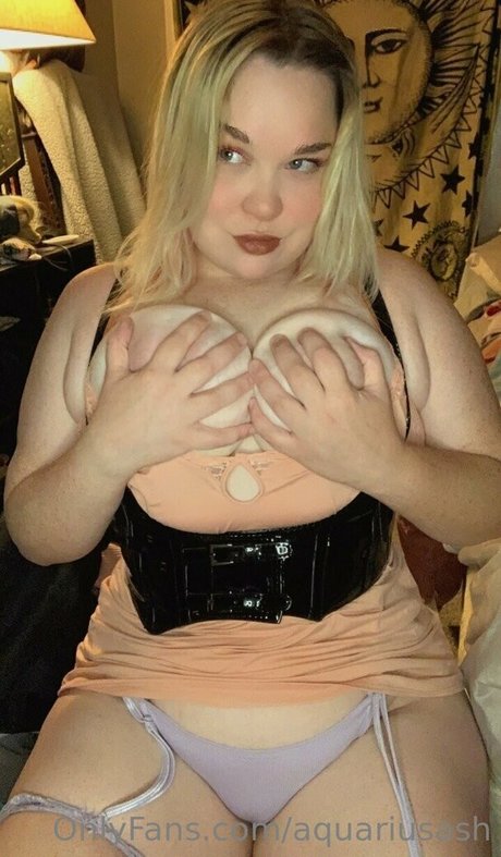 Nacktes geleaktes OnlyFans-Foto von Aquariusash