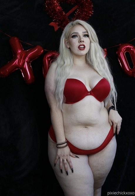 Nacktes geleaktes OnlyFans-Foto von Pixiechickxoxo