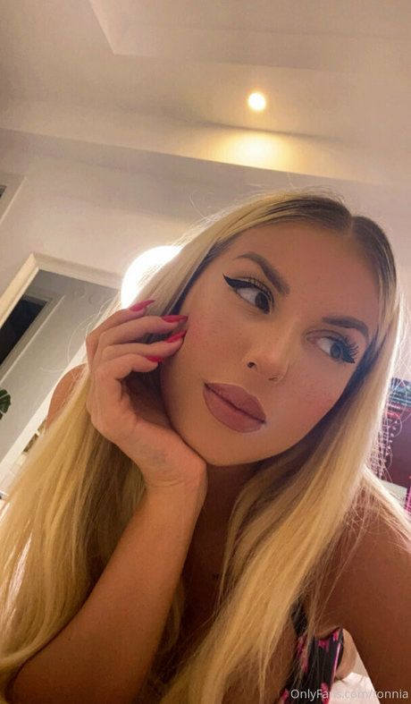 Nacktes geleaktes OnlyFans-Foto von Tonnia