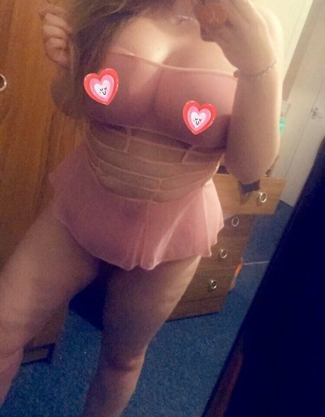 Nacktes geleaktes OnlyFans-Foto von Lucy May Dawson
