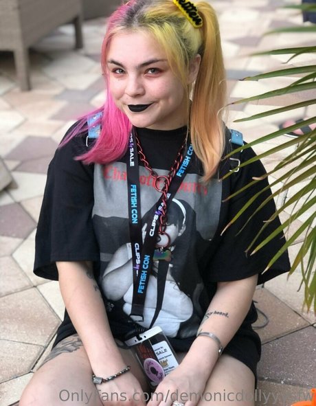 Nacktes geleaktes OnlyFans-Foto von Demonicdollyyysfw