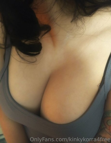 Nacktes geleaktes OnlyFans-Foto von Kinkykorra4free