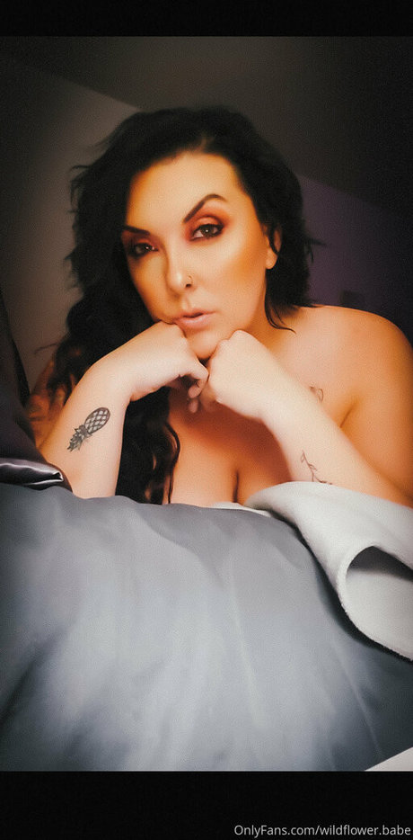 Nacktes geleaktes OnlyFans-Foto von Wildflowerbabe