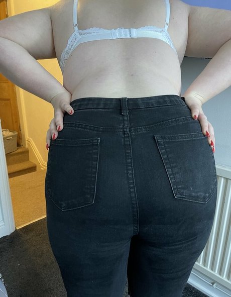 Nacktes geleaktes OnlyFans-Foto von Charlottesnow