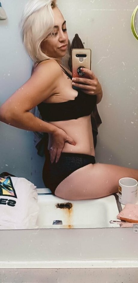 Nacktes geleaktes OnlyFans-Foto von Alyyjane