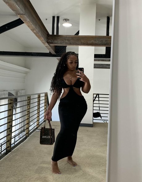 Nacktes geleaktes OnlyFans-Foto von Lexxiibaebie