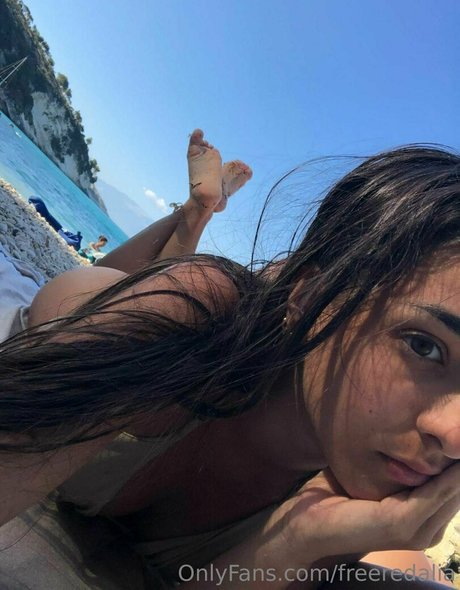 Nacktes geleaktes OnlyFans-Foto von Freeredalia