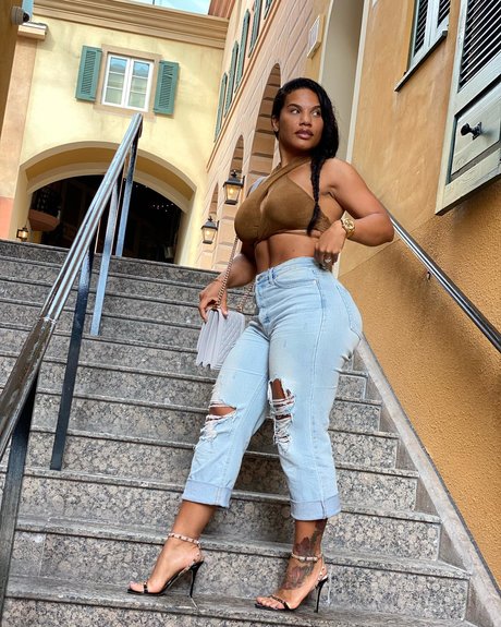 Nacktes geleaktes OnlyFans-Foto von Kathy Drayton