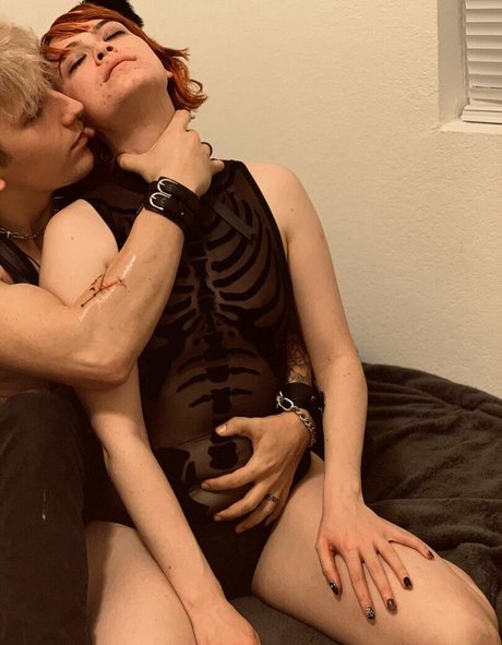 Nacktes geleaktes OnlyFans-Foto von Naughtylittlekitten93