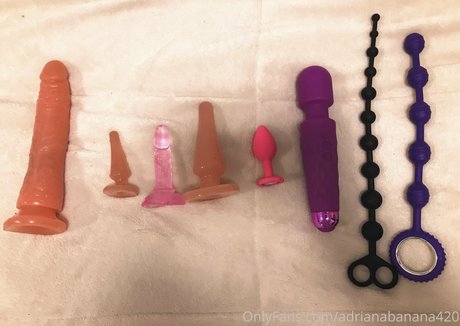 Nacktes geleaktes OnlyFans-Foto von Adrianabanana420
