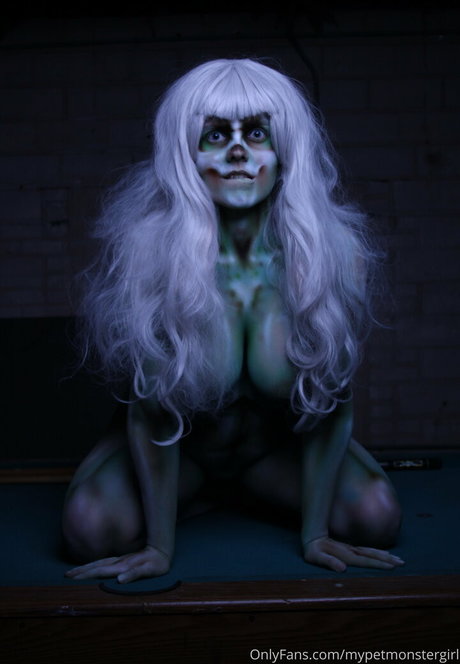 Nacktes geleaktes OnlyFans-Foto von Mypetmonstergirl