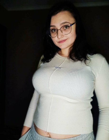Nacktes geleaktes OnlyFans-Foto von Littlebbuunny