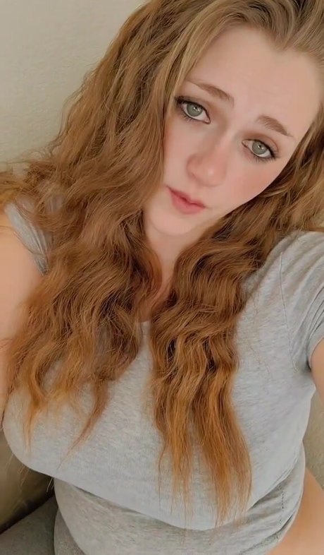 Nacktes geleaktes OnlyFans-Foto von Ivory Ray