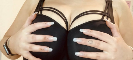 Nacktes geleaktes OnlyFans-Foto von Thrilllhoefree