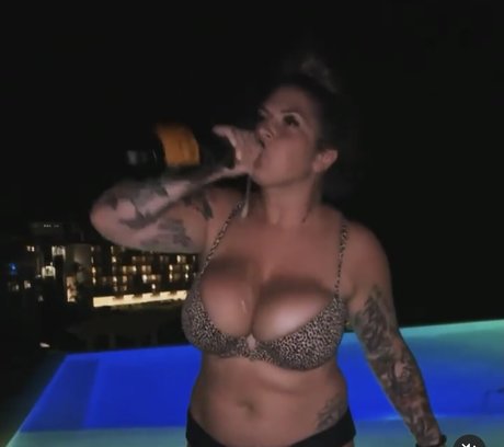 Nacktes geleaktes OnlyFans-Foto von Chelsea Hammill