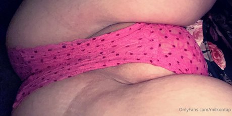 Nacktes geleaktes OnlyFans-Foto von Milkontap