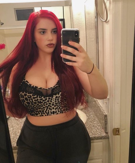 Nacktes geleaktes OnlyFans-Foto von Nikkimichay