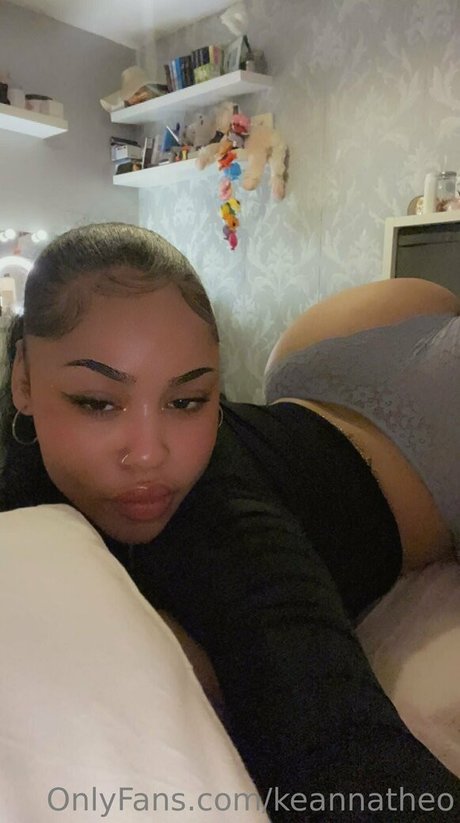 Nacktes geleaktes OnlyFans-Foto von Keanna Theo