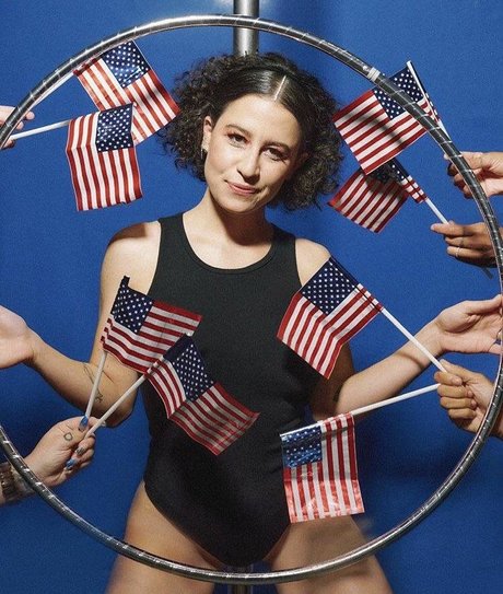Nacktes geleaktes OnlyFans-Foto von Ilana Glazer