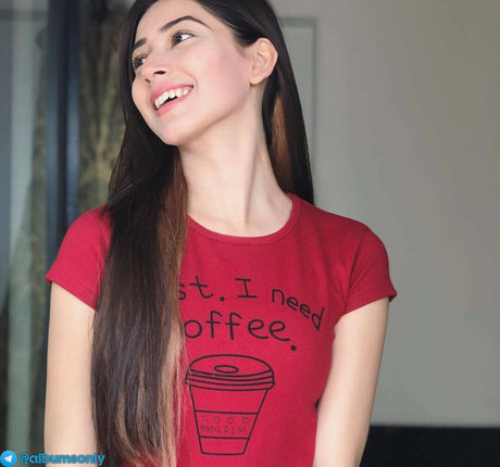 Nacktes geleaktes OnlyFans-Foto von Alankrita Bora