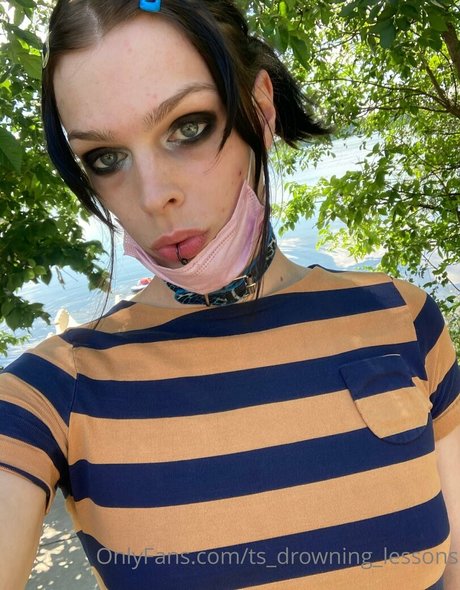 Nacktes geleaktes OnlyFans-Foto von Tsdrowninglessons