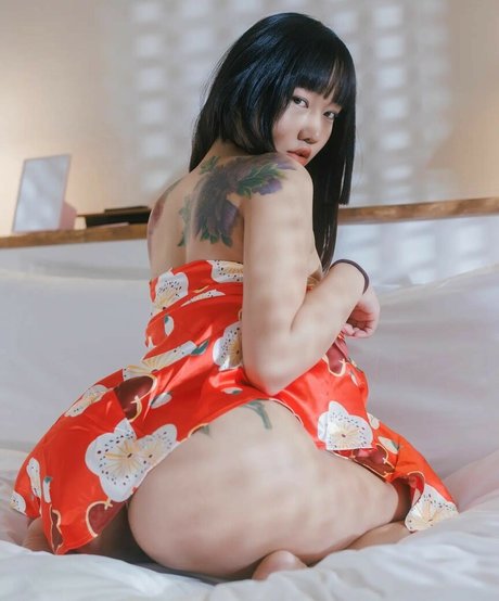 Nacktes geleaktes OnlyFans-Foto von Chloechoi420