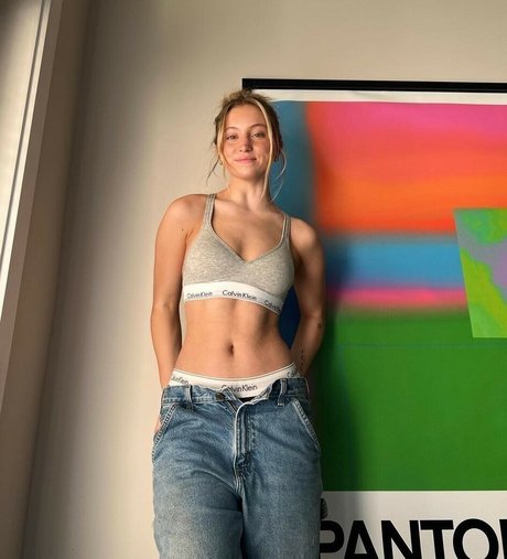 Nacktes geleaktes OnlyFans-Foto von Riley Hubatka