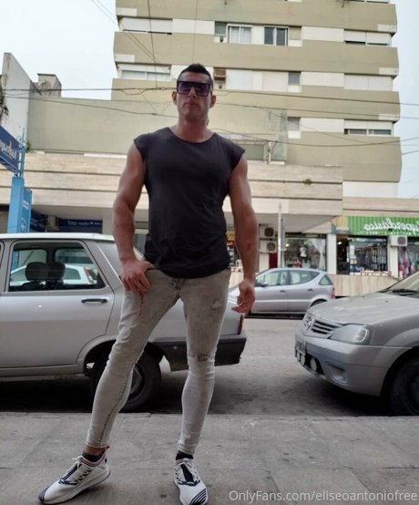 Nacktes geleaktes OnlyFans-Foto von Eliseoantoniofree
