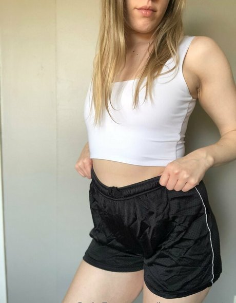 Nacktes geleaktes OnlyFans-Foto von Innocentabby