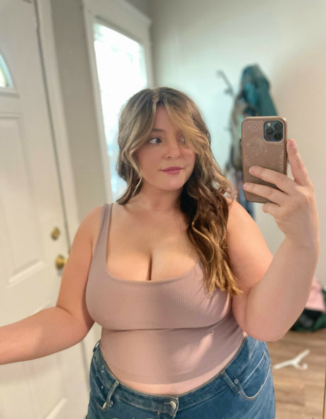 Nacktes geleaktes OnlyFans-Foto von Sunnyhunnie