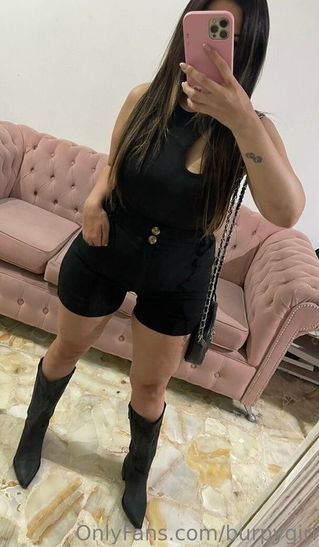 Nacktes geleaktes OnlyFans-Foto von Burpygirl