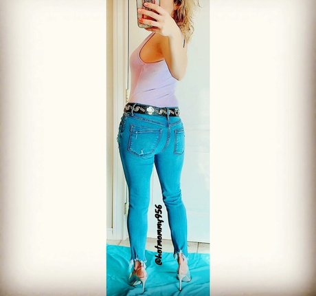 Nacktes geleaktes OnlyFans-Foto von Hotmommy956