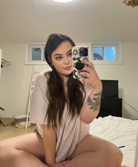 Nacktes geleaktes OnlyFans-Foto von Balla Paige