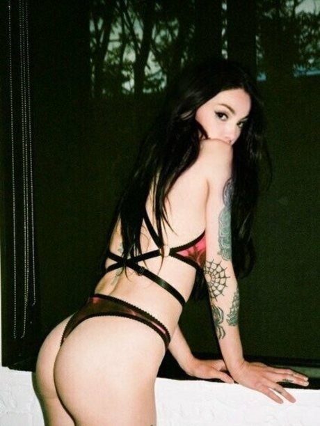 Vikkiblowsie2