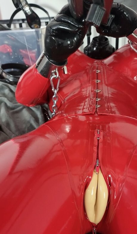 Nacktes geleaktes OnlyFans-Foto von Rubberdollemma